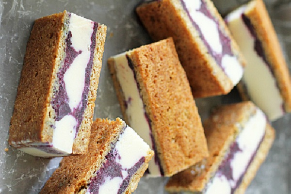 Yogurt-compote-swirl Sammies