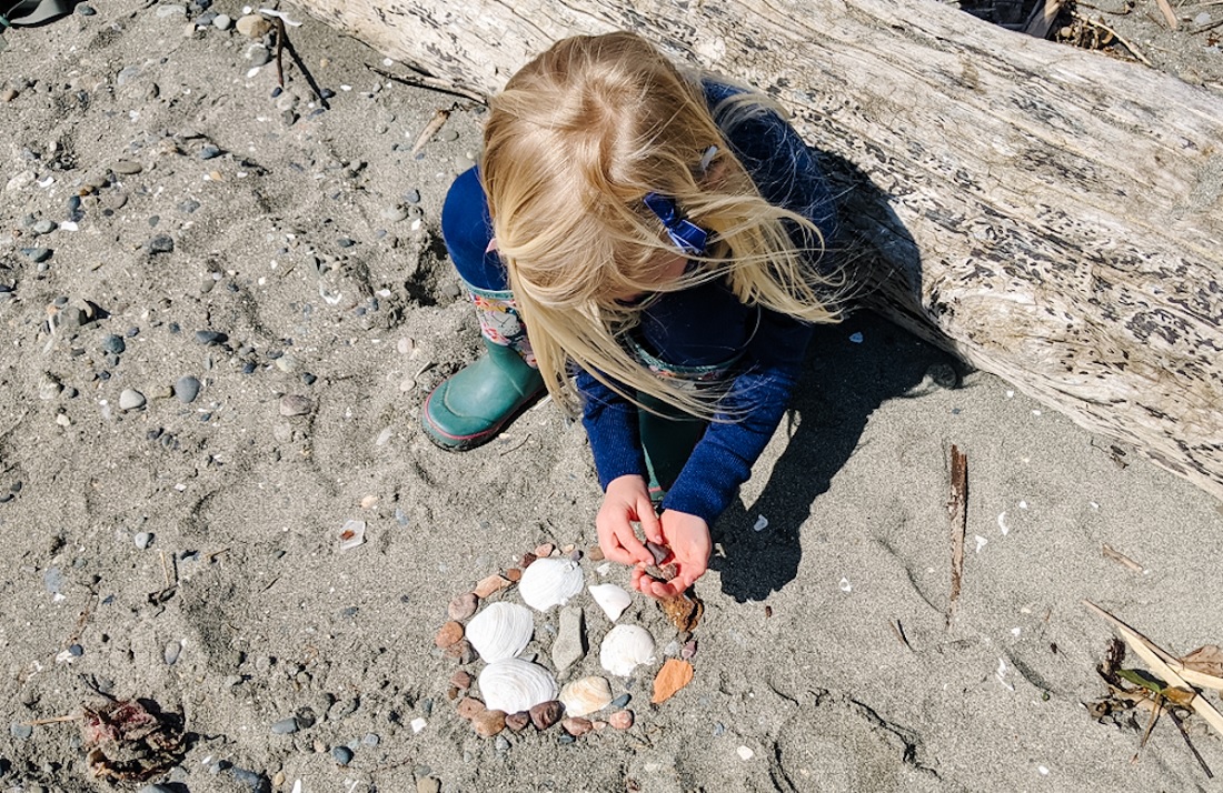 Nature and Stem activity on Bainbridge Island using KiDiMu Explore Bainbridge activity kit