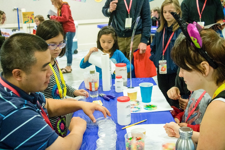 GeekGirlCon DIY science zone