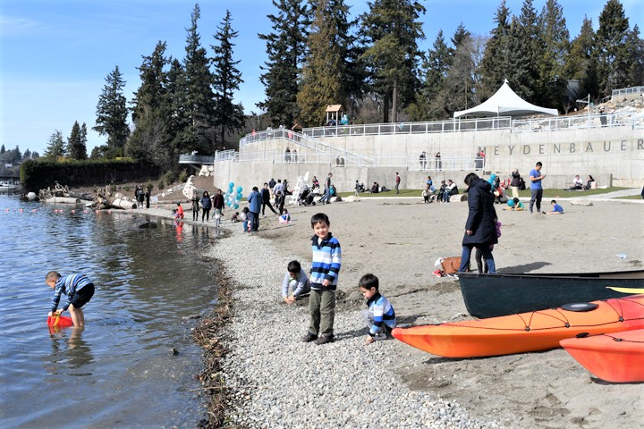 beach-level-meydenbauer-bay-park