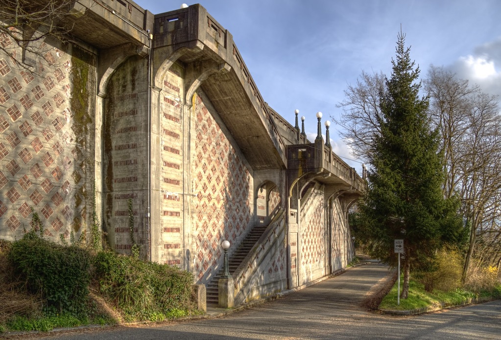 Queen-anne-stairway-Wilcox-wall-urban-adventure-seattle-kids-families