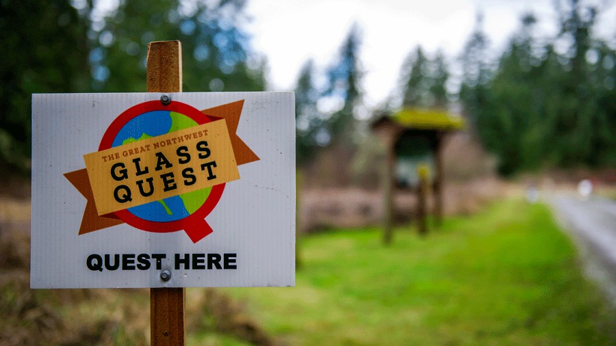 trail marker for Northwest Glass Quest on Camano Island