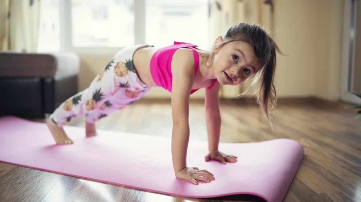 Kid-doing-yoga