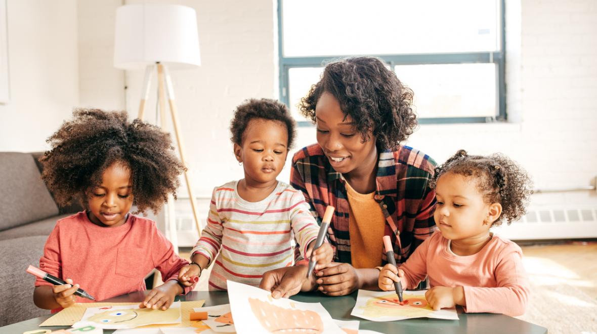 Mom-doing-crafts-with-kids